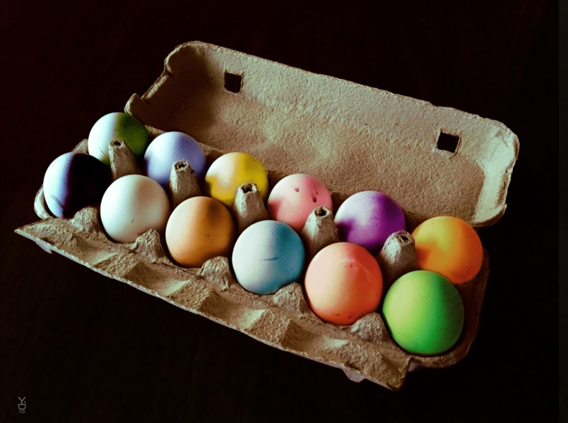 Colors of eggs — Size on demand