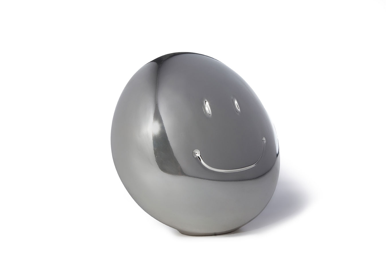 Smiley, 2014. — Compound materials, Fiberglass, car paint ,33*20*33 cm
