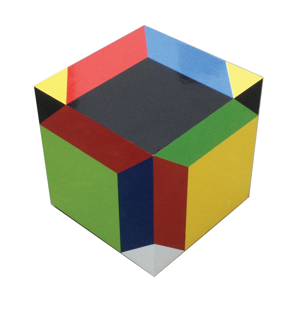 Untitle — Acrylic on Wood with polish 40 x 40 x 40 cm.
